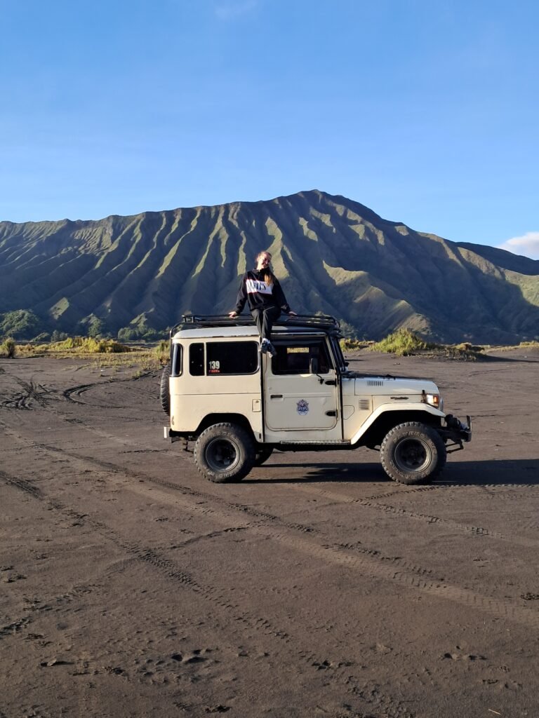 Bromo tumpaksewu ijen by bromo tour java